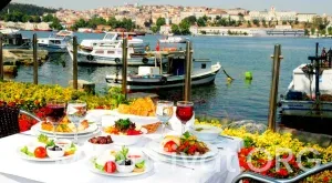 Haliç Sosyal Tesisleri’nde Ne Yenir? Popüler Yemekler ve Fiyatları
