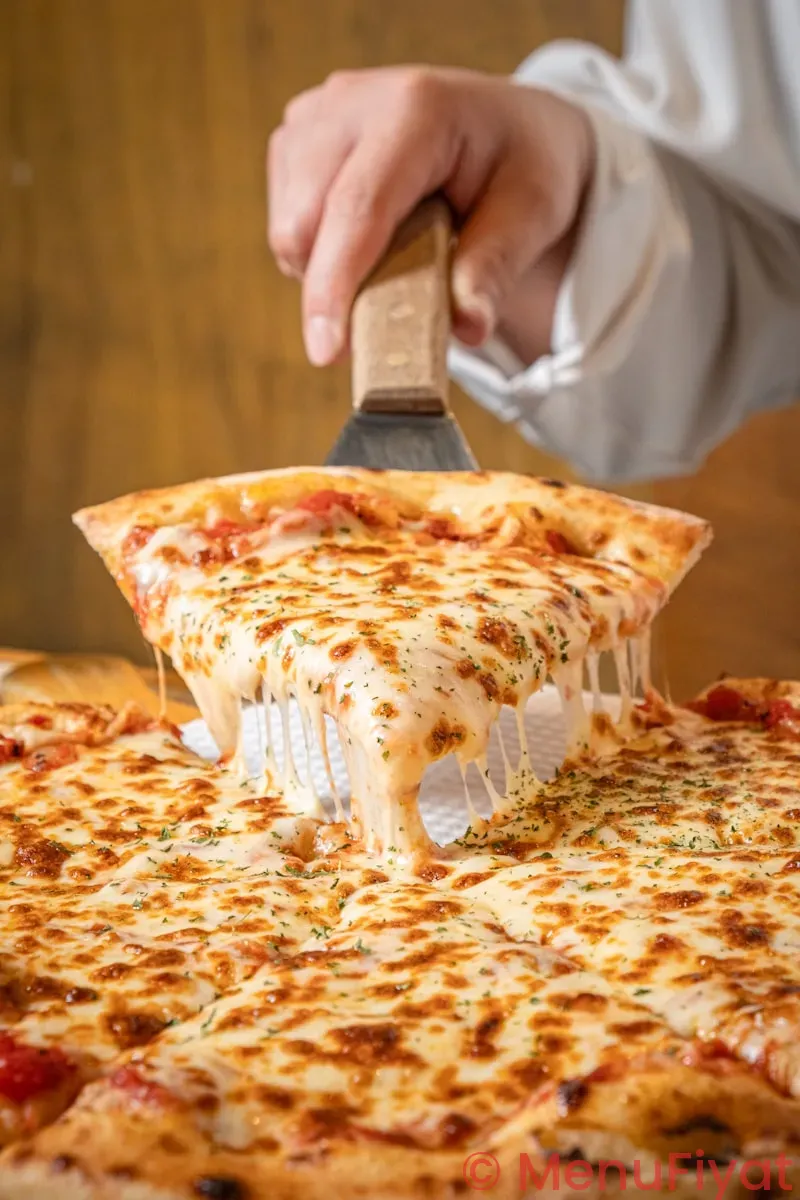 pizza lazza margarita pizza